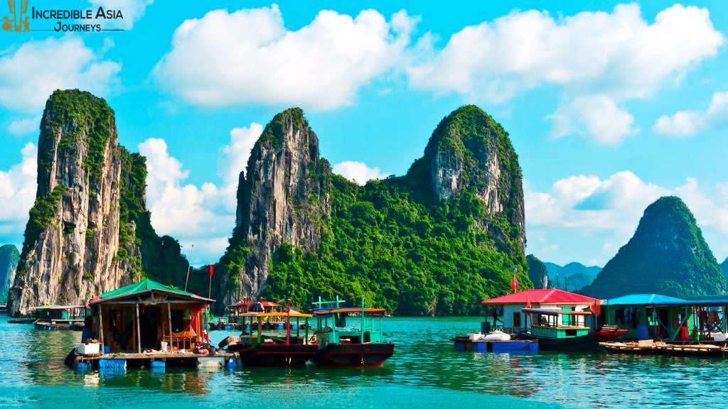 floating village in Halong Bay